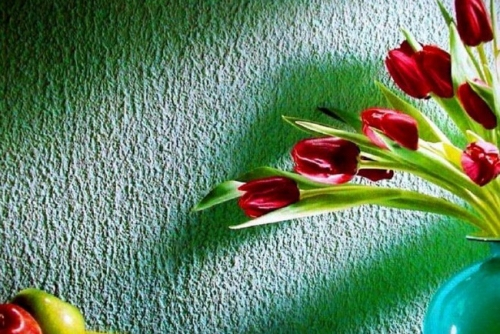 текстурная краска на стенах